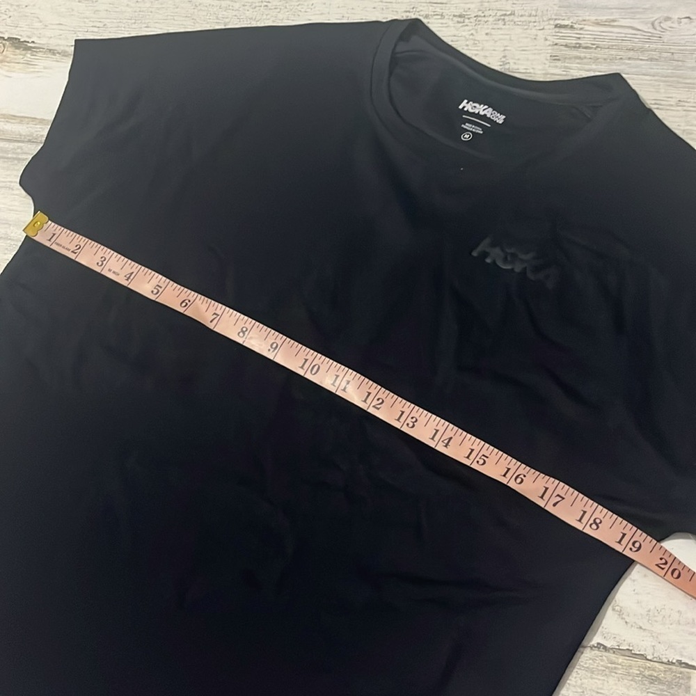 Hoka Lifestyle Tee Size M NWT - Picture 9 of 10